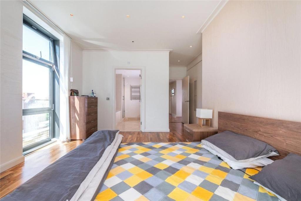 Penthouse Canary Wharf - Free Wifi ロンドン エクステリア 写真